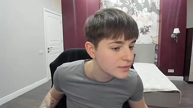 EmiliaYours online show from 01-09-26, 03:37