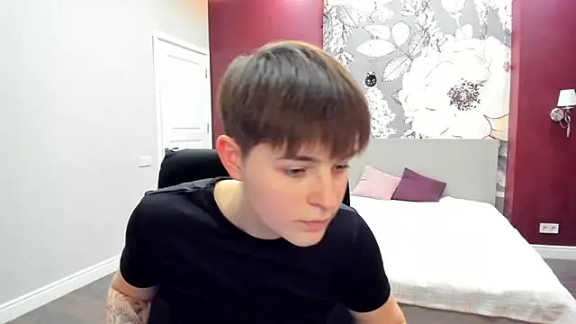 EmiliaYours online show from 02-09-26, 06:23