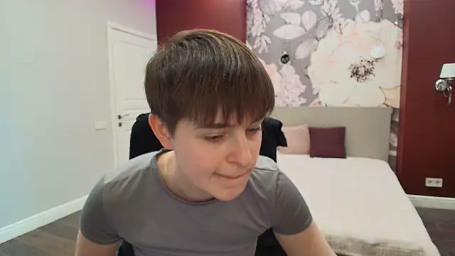 EmiliaYours online show from 04-04-26, 02:03