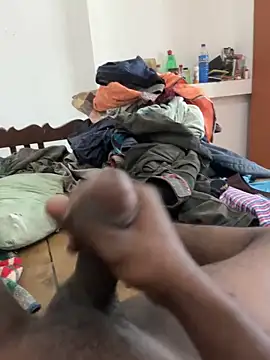 Snapshot of tamil000000 chatting on 02-16-25, 08:21 tamil000000 online show from 02-16-25, 08:21