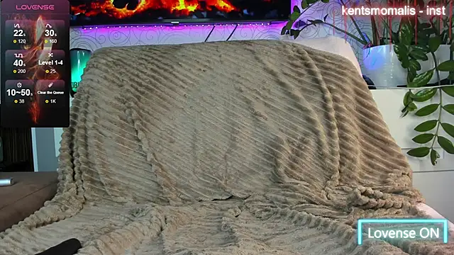 Snapshot of KentsMomAliss chatting on 02-20-25, 11:53 KentsMomAliss online show from 02-20-25, 11:53