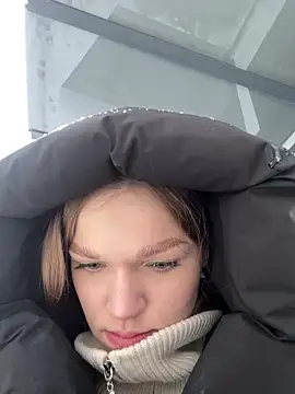 Snapshot of KitteCat chatting on 12-15-24, 09:45 KitteCat online show from 12-15-24, 09:45