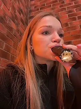 Snapshot of KitteCat chatting on 01-07-25, 12:41 KitteCat online show from 01-07-25, 12:41