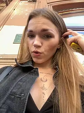 Snapshot of KitteCat chatting on 09-09-25, 08:58 KitteCat online show from 09-09-25, 08:58