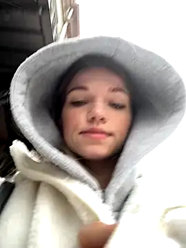 Snapshot of KitteCat chatting on 09-20-25, 09:10 KitteCat online show from 09-20-25, 09:10