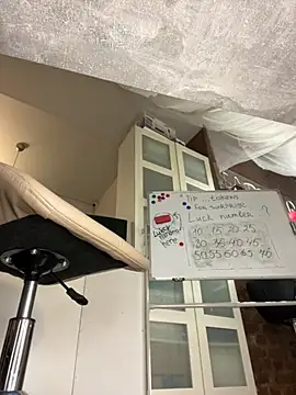 Snapshot of KitteCat chatting on 10-06-25, 07:28 KitteCat online show from 10-06-25, 07:28