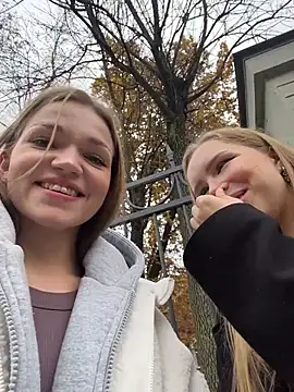 Snapshot of KitteCat chatting on 10-25-25, 10:34 KitteCat online show from 10-25-25, 10:34