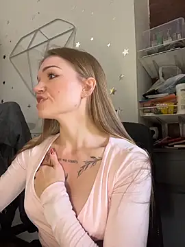 Snapshot of KitteCat chatting on 11-18-25, 09:36 KitteCat online show from 11-18-25, 09:36