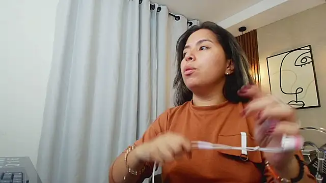 Sharlotte Milk online show from 09-15-25, 11:10