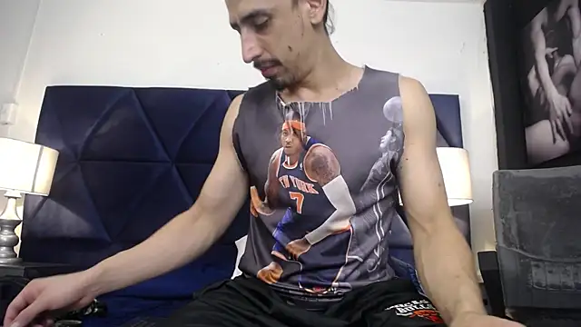 Snapshot of Sr_Magnus_ chatting on 02-13-25, 06:48 Sr Magnus online show from 02-13-25, 06:48