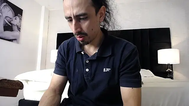 Snapshot of Sr_Magnus_ chatting on 02-19-25, 12:44 Sr Magnus online show from 02-19-25, 12:44