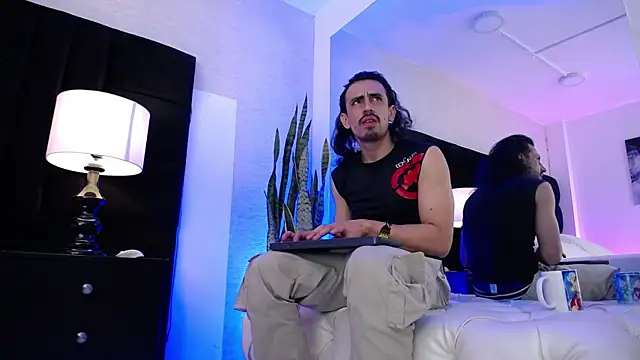 Snapshot of Sr_Magnus_ chatting on 02-21-25, 12:39 Sr Magnus online show from 02-21-25, 12:39