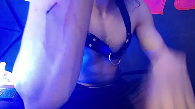 Snapshot of Sr_Magnus_ chatting on 02-22-25, 08:20 Sr Magnus online show from 02-22-25, 08:20