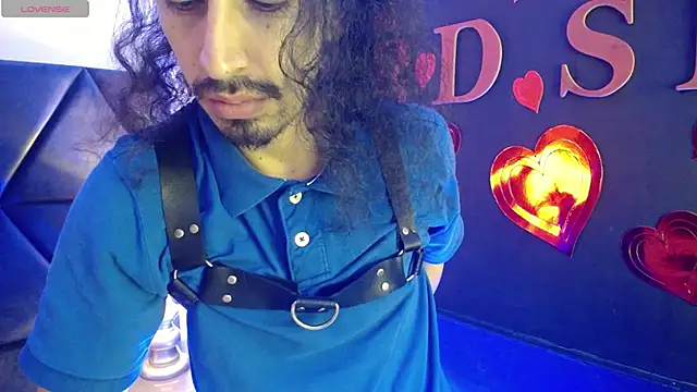 Snapshot of Sr_Magnus_ chatting on 02-28-25, 08:42 Sr Magnus online show from 02-28-25, 08:42