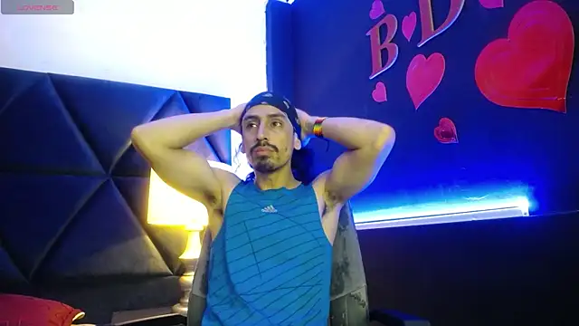 Snapshot of Sr_Magnus_ chatting on 03-04-25, 04:38 Sr Magnus online show from 03-04-25, 04:38