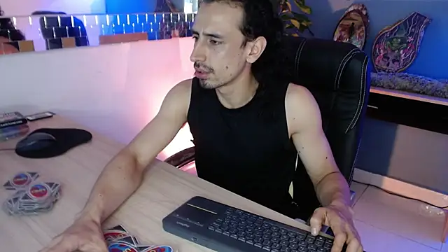 Snapshot of Sr_Magnus_ chatting on 03-14-25, 01:05 Sr Magnus online show from 03-14-25, 01:05