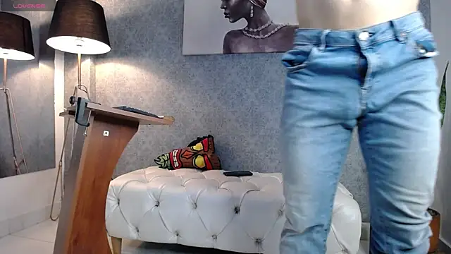 Snapshot of Sr_Magnus_ chatting on 03-17-25, 02:30 Sr Magnus online show from 03-17-25, 02:30