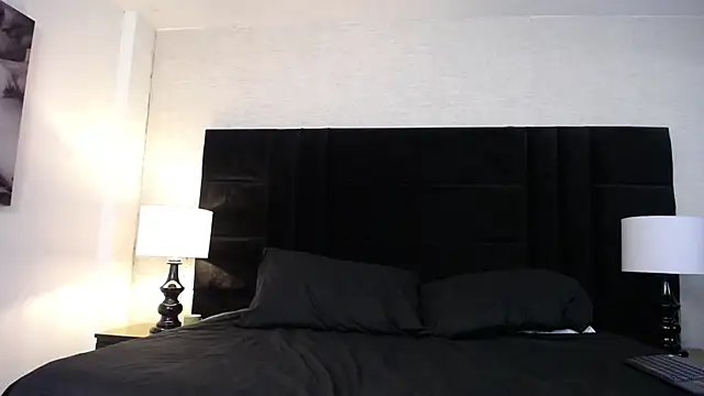 Snapshot of Sr_Magnus_ chatting on 03-18-25, 04:15 Sr Magnus online show from 03-18-25, 04:15