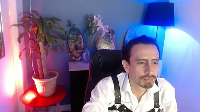 Snapshot of Sr_Magnus_ chatting on 03-21-25, 04:06 Sr Magnus online show from 03-21-25, 04:06