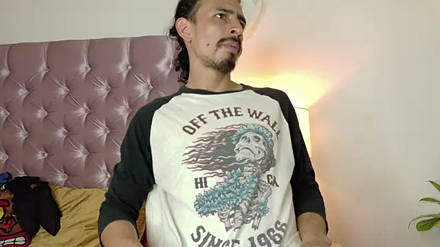 Snapshot of Sr_Magnus_ chatting on 09-11-25, 06:02 Sr Magnus online show from 09-11-25, 06:02