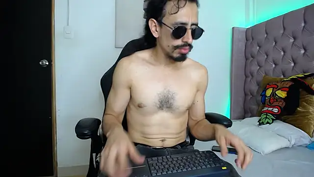 Snapshot of Sr_Magnus_ chatting on 09-20-25, 06:03 Sr Magnus online show from 09-20-25, 06:03