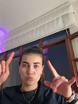 aurora divine online show from 12-18-25, 11:00