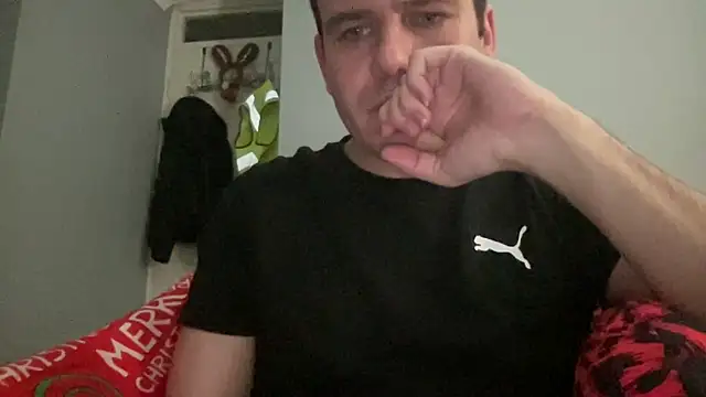 Snapshot of GotItGoin chatting on 03-22-25, 01:32 GotItGoin online show from 03-22-25, 01:32