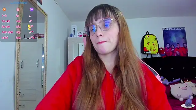 Snapshot of Lucyy-hess chatting on 12-30-24, 10:45 Lucyy-hess online show from 12-30-24, 10:45