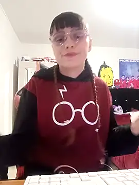 Snapshot of Lucyy-hess chatting on 01-15-25, 11:19 Lucyy-hess online show from 01-15-25, 11:19