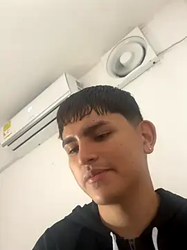 Snapshot of Lyam_ap chatting on 11-14-25, 02:21 Lyam ap online show from 11-14-25, 02:21