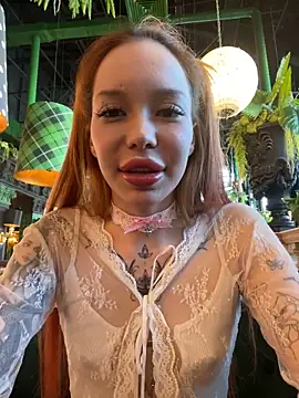 Snapshot of babydolll chatting on 03-21-25, 02:29 babydolll online show from 03-21-25, 02:29