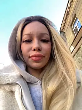 Snapshot of babydolll chatting on 10-17-25, 11:57 babydolll online show from 10-17-25, 11:57