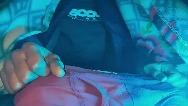 Snapshot of scmylife chatting on 11-28-25, 08:44 scmylife online show from 11-28-25, 08:44