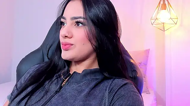 Snapshot of mallie_quinn chatting on 12-20-24, 05:29 mallie quinn online show from 12-20-24, 05:29