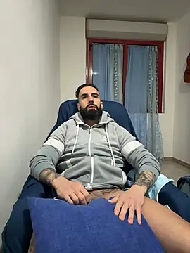 Snapshot of Gioeltoro89 chatting on 01-08-25, 07:13 Gioeltoro89 online show from 01-08-25, 07:13