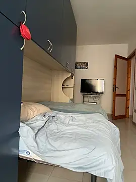 Snapshot of Gioeltoro89 chatting on 03-19-25, 03:51 Gioeltoro89 online show from 03-19-25, 03:51