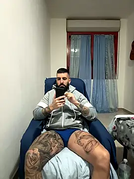 Snapshot of Gioeltoro89 chatting on 11-25-25, 04:29 Gioeltoro89 online show from 11-25-25, 04:29