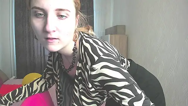 Miss Elsa  online show from 02-14-25, 03:43