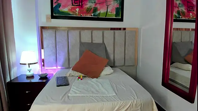 Snapshot of AntonellaHall_ chatting on 01-31-25, 12:07 AntonellaHall online show from 01-31-25, 12:07