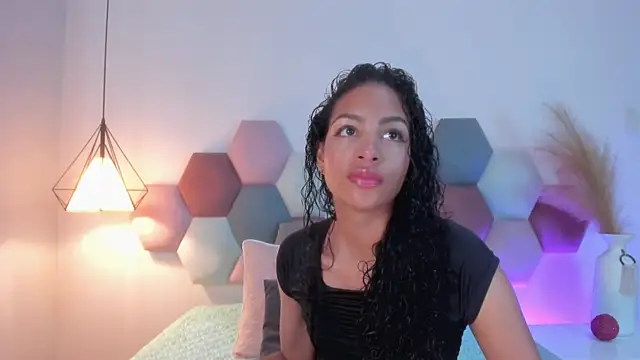 Snapshot of AntonellaHall_ chatting on 02-17-25, 12:16 AntonellaHall online show from 02-17-25, 12:16