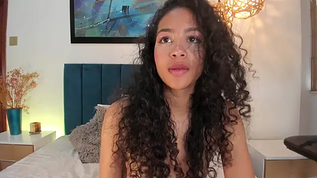 Snapshot of AntonellaHall_ chatting on 03-11-25, 03:12 AntonellaHall online show from 03-11-25, 03:12