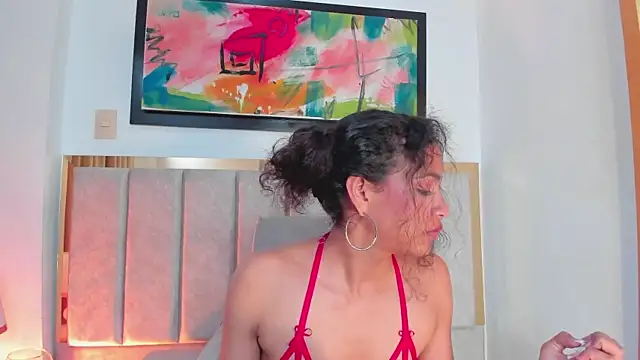 Snapshot of AntonellaHall_ chatting on 03-13-25, 06:12 AntonellaHall online show from 03-13-25, 06:12