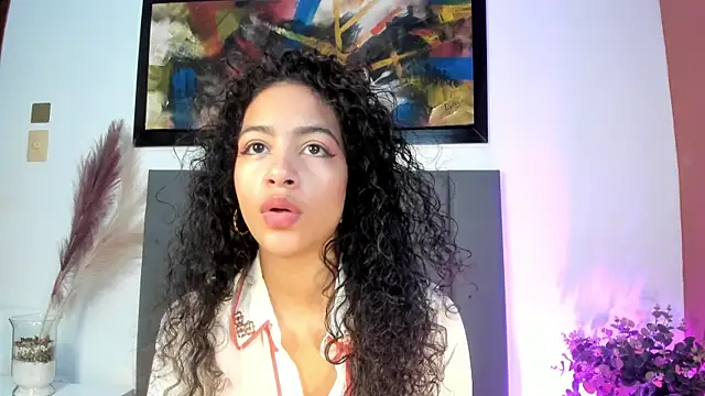 Snapshot of AntonellaHall_ chatting on 09-29-25, 11:59 AntonellaHall online show from 09-29-25, 11:59