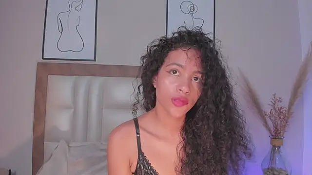 Snapshot of AntonellaHall_ chatting on 10-11-25, 12:32 AntonellaHall online show from 10-11-25, 12:32