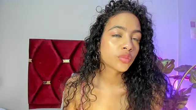 Snapshot of AntonellaHall_ chatting on 10-11-25, 12:36 AntonellaHall online show from 10-11-25, 12:36