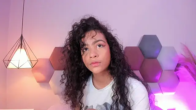 Snapshot of AntonellaHall_ chatting on 10-24-25, 12:12 AntonellaHall online show from 10-24-25, 12:12