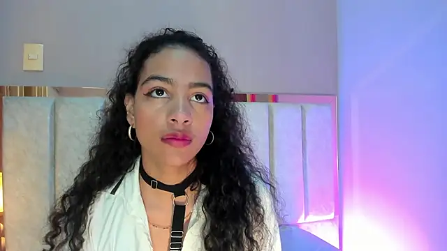 Snapshot of AntonellaHall_ chatting on 11-14-25, 11:42 AntonellaHall online show from 11-14-25, 11:42