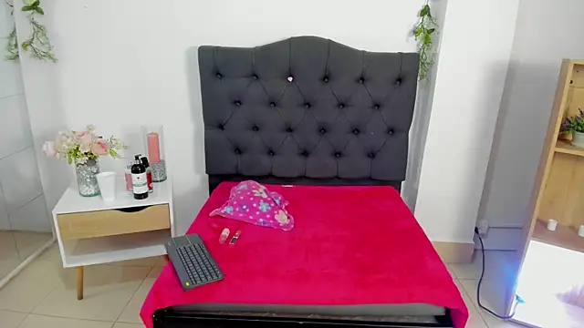 Alyssa jones online show from 03-04-25, 03:44