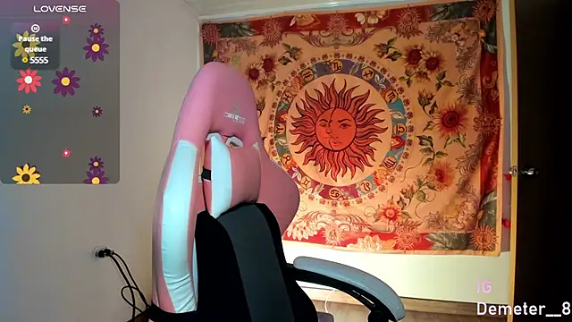 Snapshot of Demeter__ chatting on 03-04-25, 01:12 Demeter online show from 03-04-25, 01:12