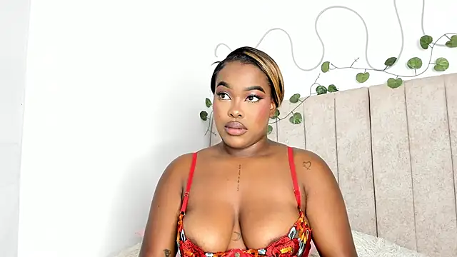 Kaseydelvey online show from 02-07-26, 06:44